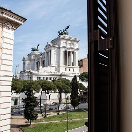 רומא The Best Rent - Apartment With A View On Altare Della Patria מראה חיצוני תמונה