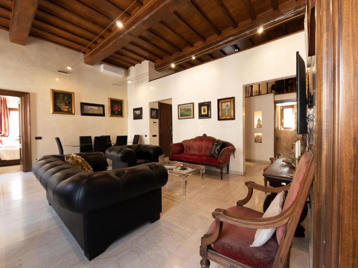 רומא The Best Rent - Apartment With A View On Altare Della Patria מראה חיצוני תמונה